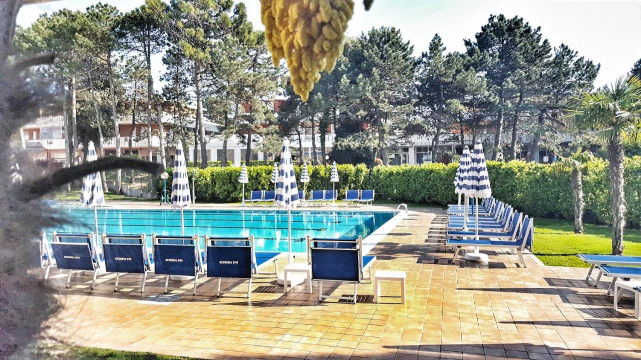 Hotel Alla Terrazza Bibione Zewnętrze zdjęcie